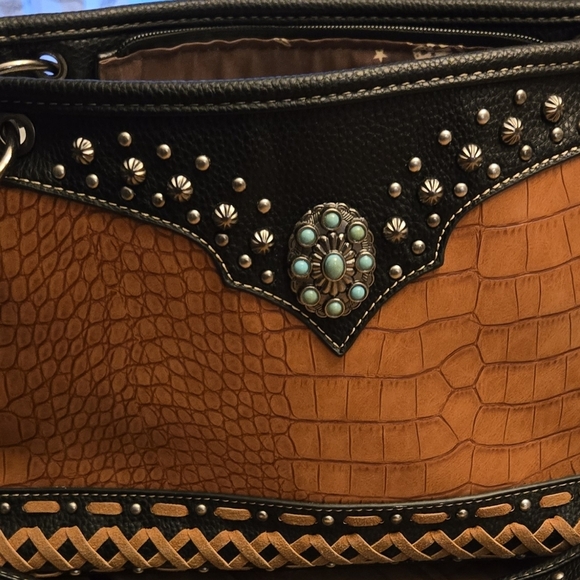 Montana West American Bling Conceled Carry Purse - Picture 2 of 9